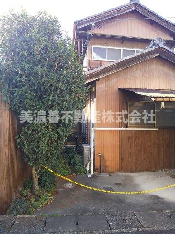 ５９６９３　岐阜市長良城西町中古戸建ての外観