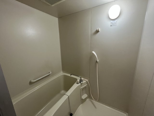布施マンションIIの浴室