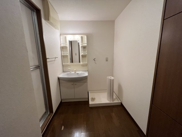 布施マンションIIの洗面所