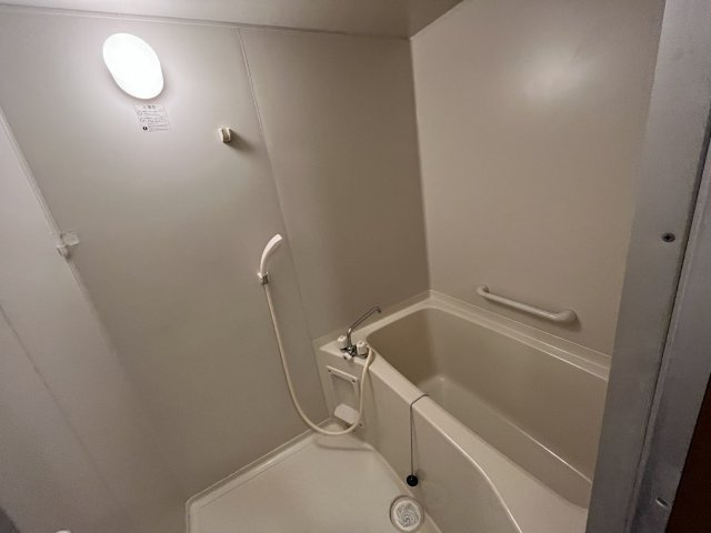 布施マンションIIの浴室