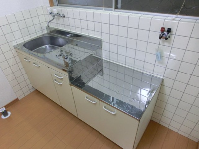 【キッチン】 | 垣内マンション | キッチンには窓があり、2口ガスコンロ設置可能です♬