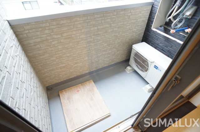 熊本市中央区新町４丁目のアパートのバルコニー