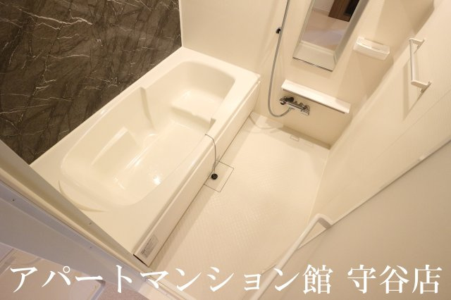 ミルレ　クラージュⅡの浴室