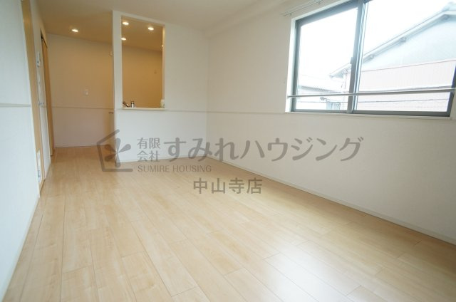グランツ中野西 A棟の居間・リビング