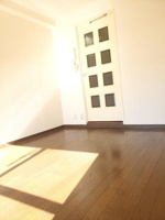 写真は同じ間取りの別号室