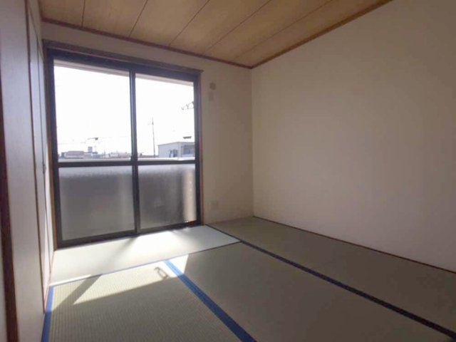 泉大津市二田町３丁目のハイツの和室|和室があると、家にあたたかい雰囲気が生まれます