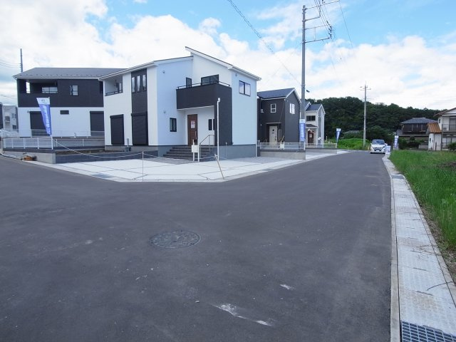 新築　北群馬郡榛東村新井第4　Livele Garden.S　3号棟の前面道路含む現地写真|現地写真　東側接道幅員約6ｍ	