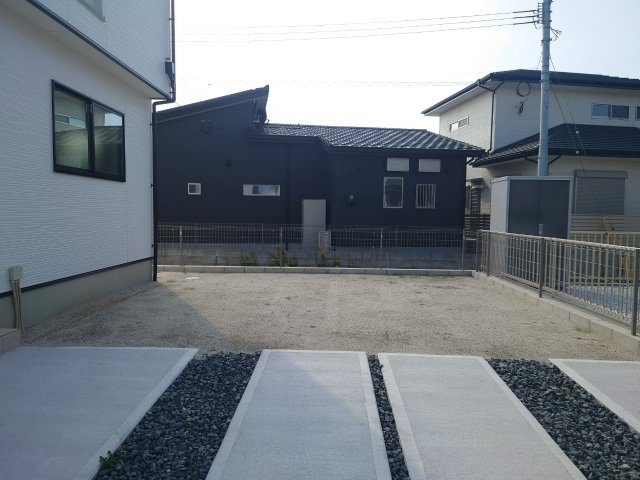 ーKEIAIーFitー行橋市行事4丁目　【行橋市　新築戸建て】の駐車場|4台停めれるので来客時も安心♪　【行橋市　新築戸建て】