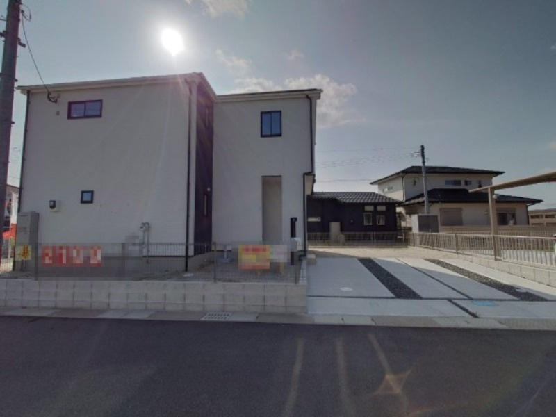 ーKEIAIーFitー行橋市行事4丁目　【行橋市　新築戸建て】の駐車場|スッキリした色合いの外観です♪　【行橋市　新築戸建て】
