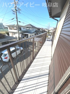 【バルコニー】 | 柳津町上佐波西！リフォーム済み中古住宅登場です♪お車スペース3台可能！ロピア・ビバホームすぐそばです | 柳津町上佐波西！リフォーム済み中古住宅登場です♪お車スペース3台可能！ロピア・ビバホームすぐそばです♪