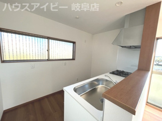【キッチン】 | 柳津町上佐波西！リフォーム済み中古住宅登場です♪お車スペース3台可能！ロピア・ビバホームすぐそばです | 柳津町上佐波西！リフォーム済み中古住宅登場です♪お車スペース3台可能！ロピア・ビバホームすぐそばです♪
