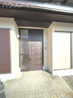 【玄関】 | 柳津町上佐波西！リフォーム済み中古住宅登場です♪お車スペース3台可能！ロピア・ビバホームすぐそばです | 柳津町上佐波西！リフォーム済み中古住宅登場です♪お車スペース3台可能！ロピア・ビバホームすぐそばです♪