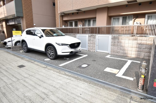 エスリード新大阪CONFORT２番館　仲介手数料無料の駐車場