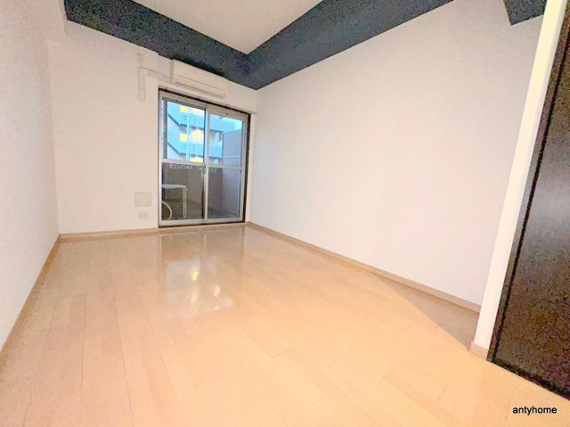 エスリード新大阪CONFORT２番館　仲介手数料無料の洋室