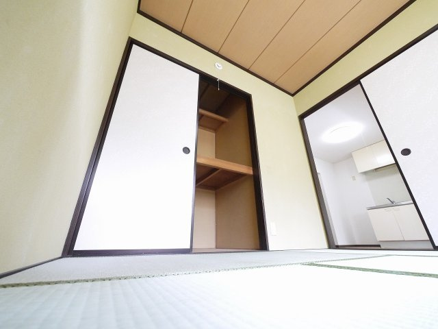 クリスタルパレス西ノ京の収納|収納があります