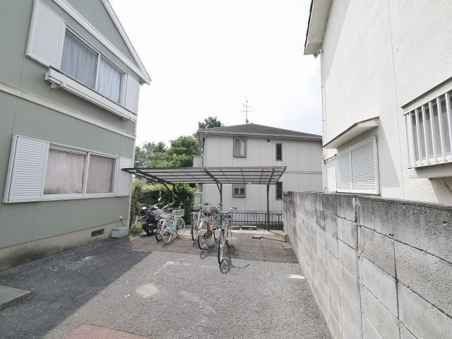 クリスタルパレス西ノ京のその他共用部分|駐輪場です