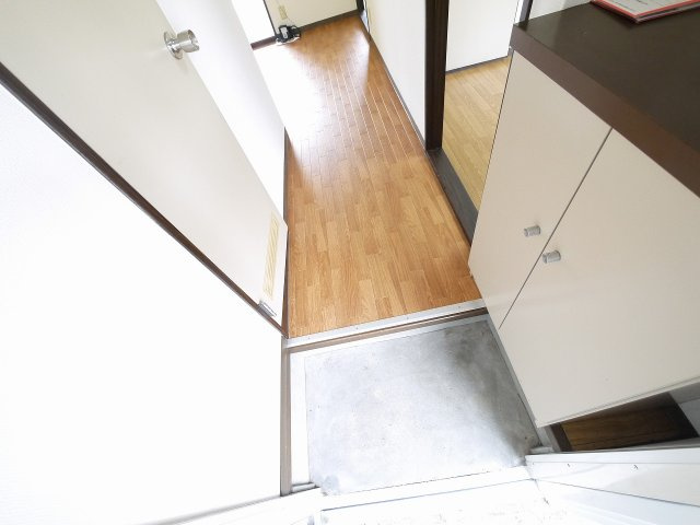 クリスタルパレス西ノ京の玄関|ゆったりとした玄関です