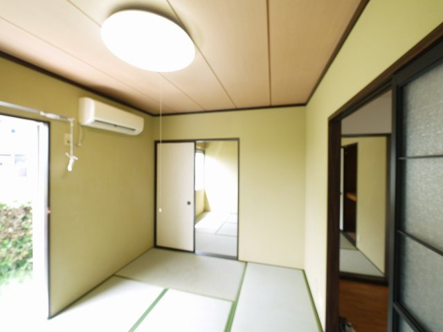 クリスタルパレス西ノ京の和室|フローリングだけでなく、和室もあります