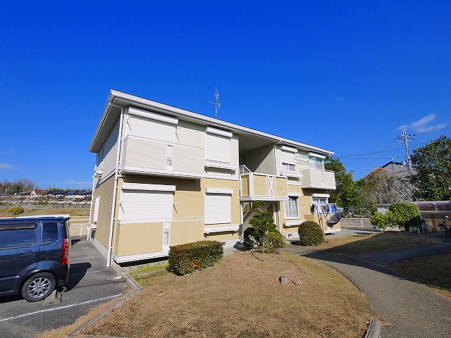 サニーコートC（押熊町）
