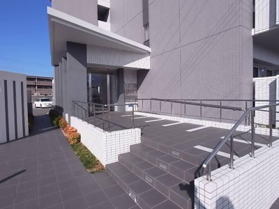 【エントランス】 | パレスマイセン | エントランス