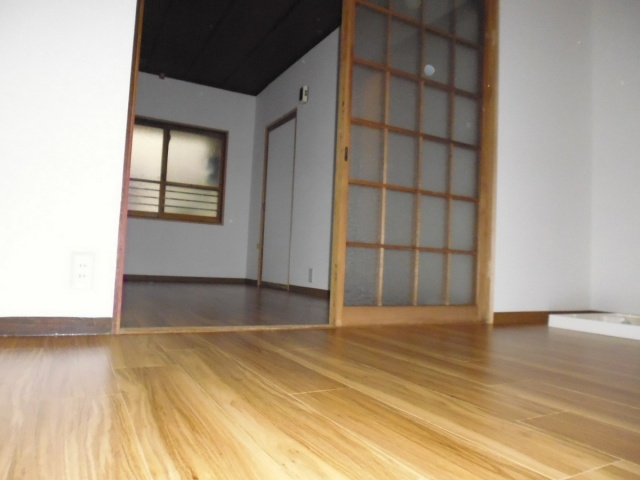 泉ヶ丘貸家の居間・リビング