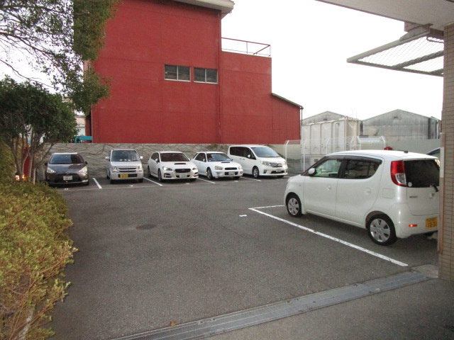 大阪市西淀川区姫島３丁目の賃貸マンションの駐車場