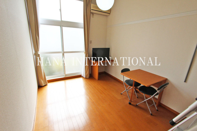 レオパレスサニーホームズの居間・リビング