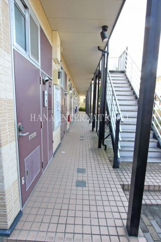 レオパレスボヌールのエントランス