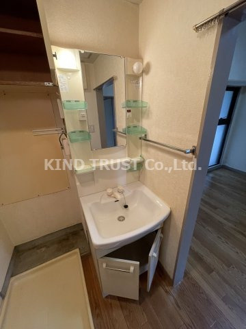 ディバージョン同心の洗面所|脱衣スペースもあります