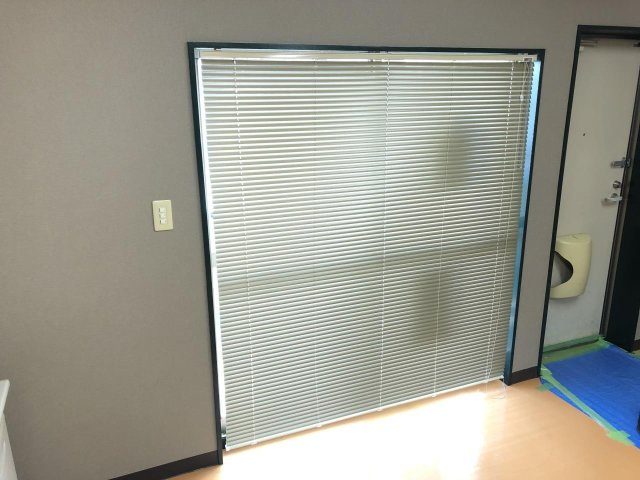 【設備】 | 遮光ブラインドカーテン