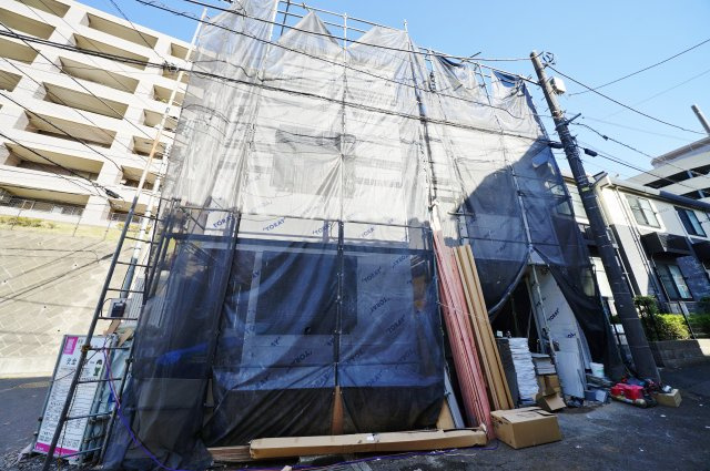 【横浜市神奈川区西寺尾３丁目8-41新築戸建てB号棟】★仲介手数料無料★（西寺尾第二小学校・錦台中学校）の外観