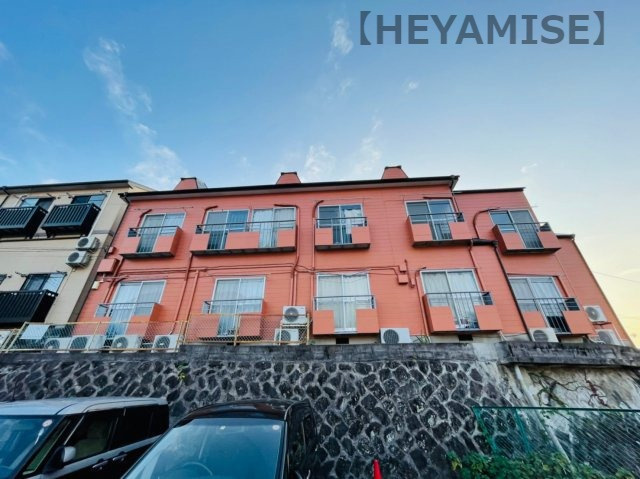 シャトル石神の外観