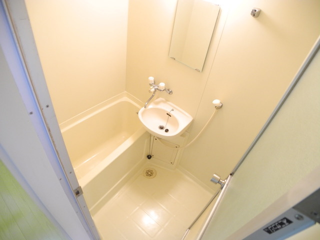 シャトル石神の浴室