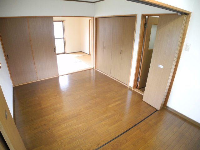 ハイツ吉和Ⅰの居間・リビング|※左右反転タイプの間取りです※