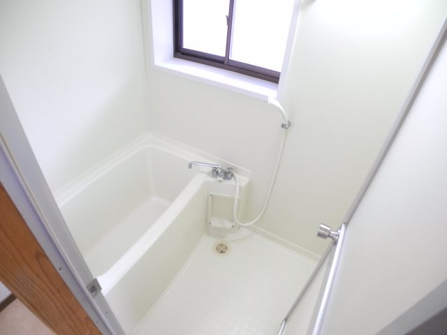 ハイツ吉和Ⅰの浴室|※左右反転タイプの間取りです※