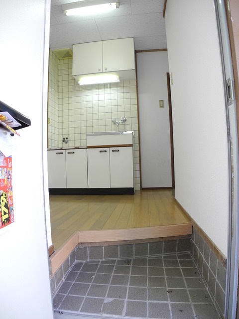 カリーナ立岩二番館の玄関