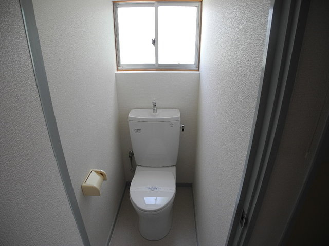 グリーンコーポ江里町のトイレ