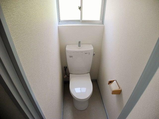 グリーンコーポ江里町のトイレ