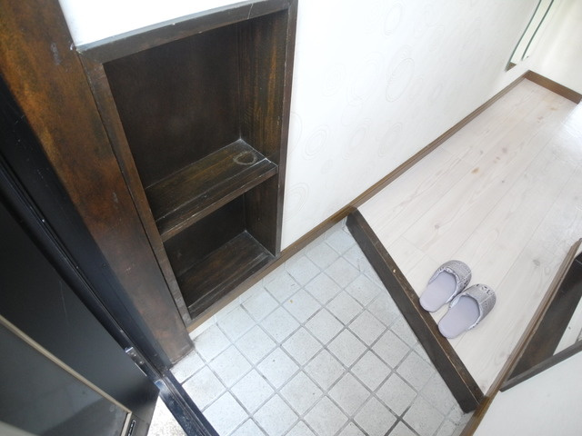 カーサヴェルデ梁川の玄関|別部屋の写真です