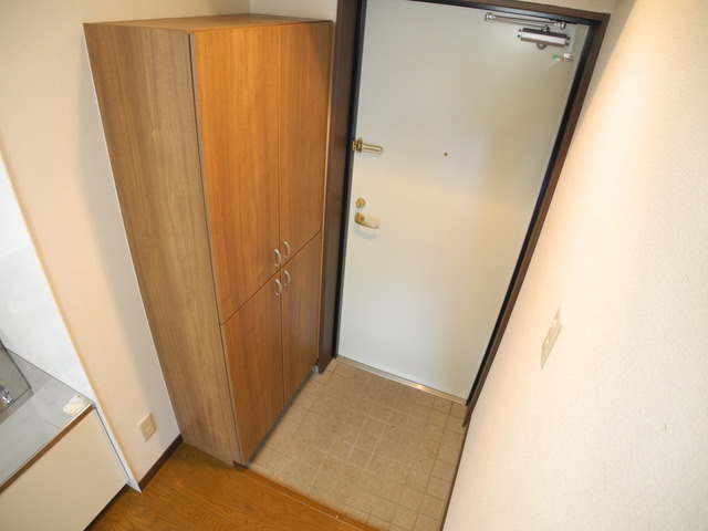 スカイコート西山の玄関