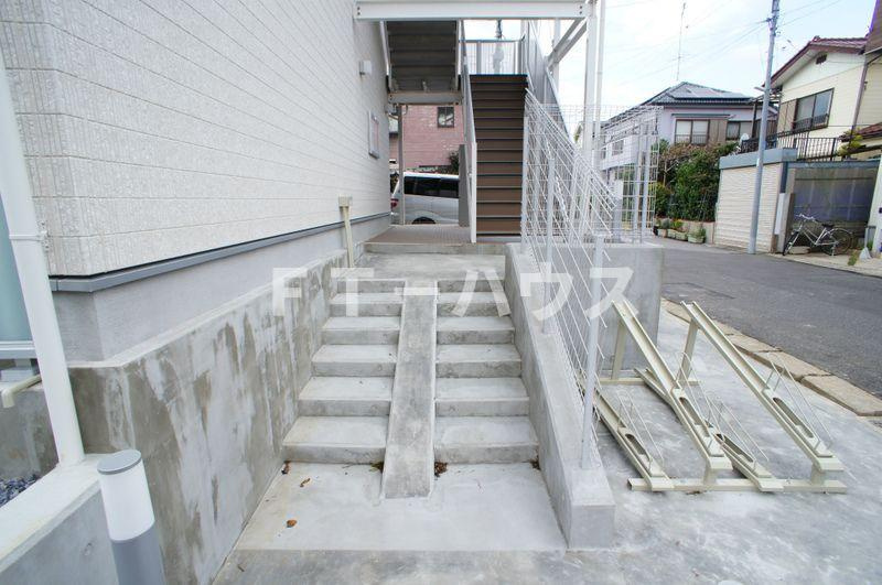 リブリ・M 習志野台のエントランス