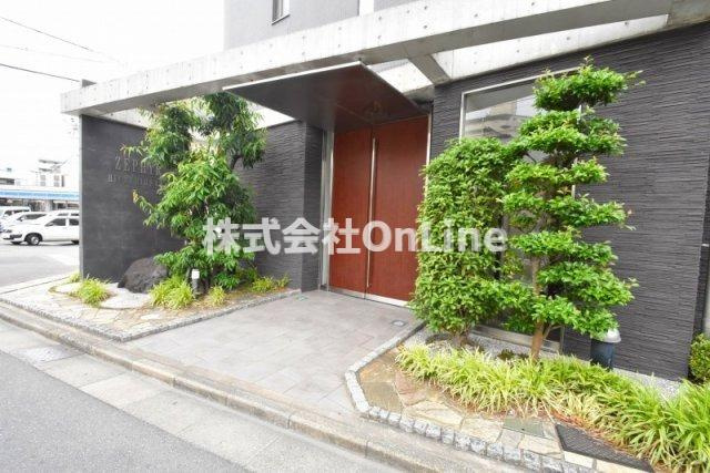 ゼファー東大阪のエントランス