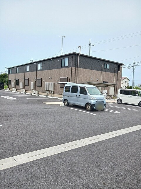 カーサリザイヤⅠの駐車場