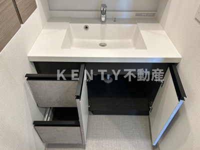 【収納】 | ラティエラ大鳥居 | たっぷりとした収納スペースです