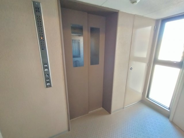 ライオンズマンション城東緑橋のその他共用部分|エレベーターです。