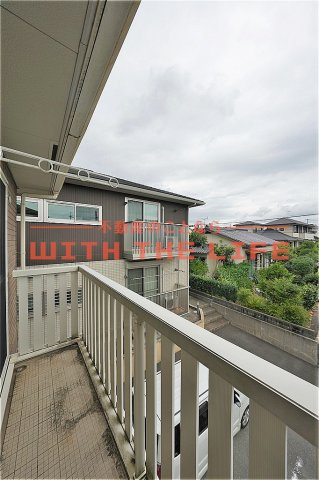 ガーデンヒルズ荒木【キャッシュバック対象】のバルコニー|バルコニーからの眺めを楽しみながら食事をしませんか