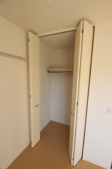 ガーデンヒルズ荒木【キャッシュバック対象】の収納|こまごまとしたものを収納できそうですね