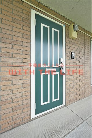 ガーデンヒルズ荒木【キャッシュバック対象】の玄関|収納もある玄関です