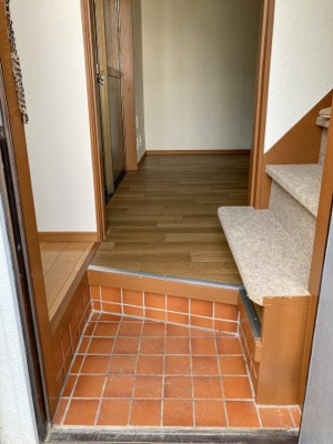 【玄関】 | 東田荘F棟 | シューズボックス付き