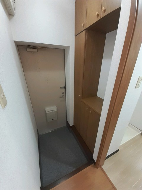 プライムコート21の玄関